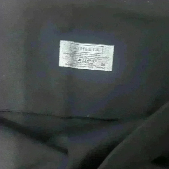 Athleta Black Cropped Leggings | Workout Pants | Gym | Running | Size Medium - Picture 4 of 5